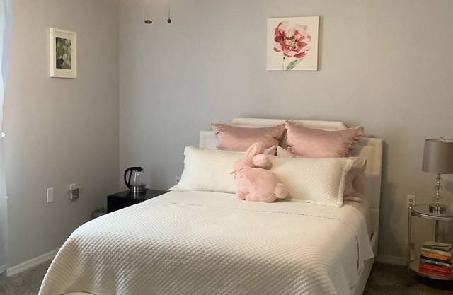 Brown Bunny BnB— Peaceful Retreat in Palmetto FL Outdoors WiFi AC