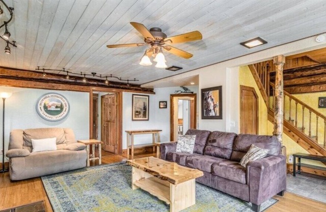 Brownell Homestead Inn - Historic downtown home, Sleeps 12