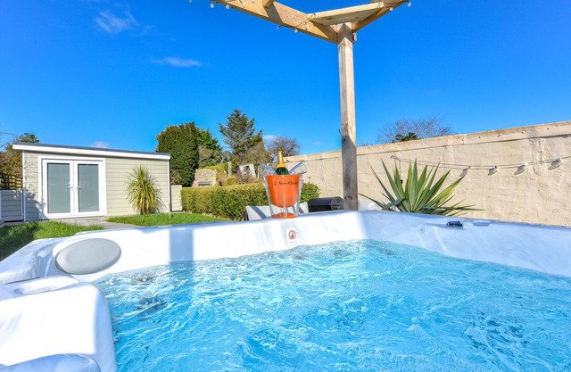 Bryn Tirion - Three Bedroom House, Sleeps 5
