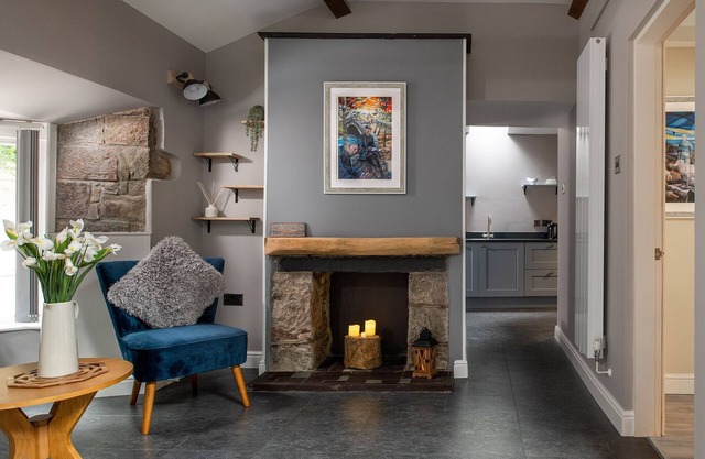 Bryntirion Lodge - Three Bedroom Cottage, Sleeps 6