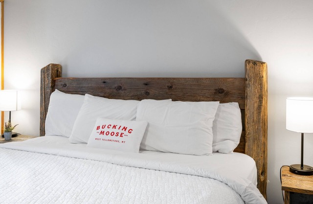 Bucking Moose Lynx Room (#7)
