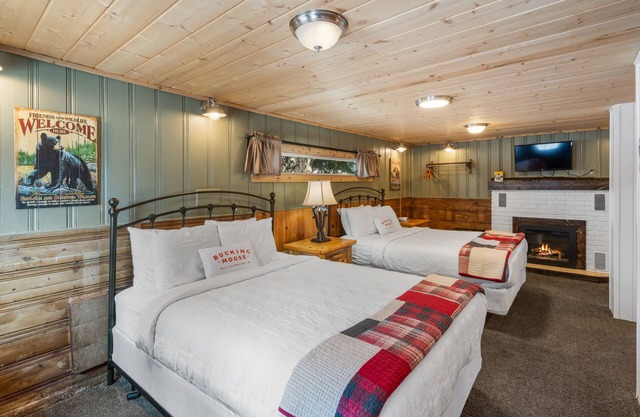 Bucking Moose Wolf Suite