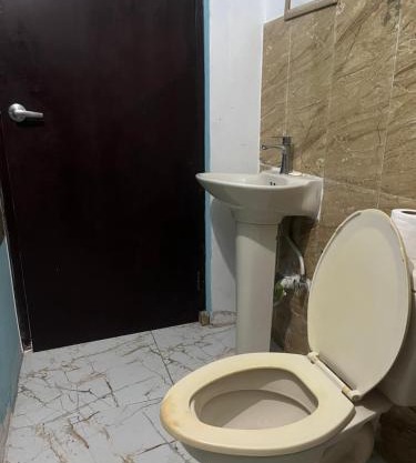 Budget stay, Rich experience