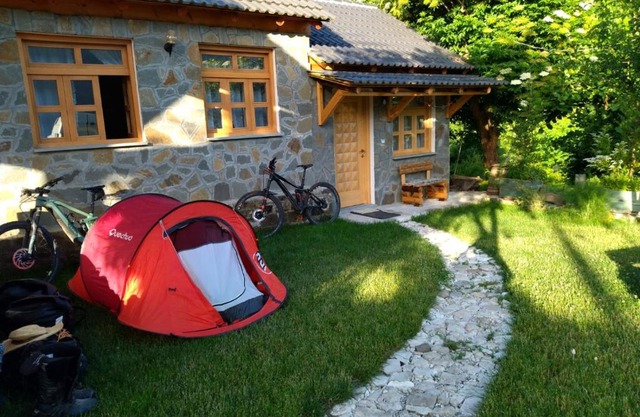 Bujtina Peshtan Guesthouse&Camping