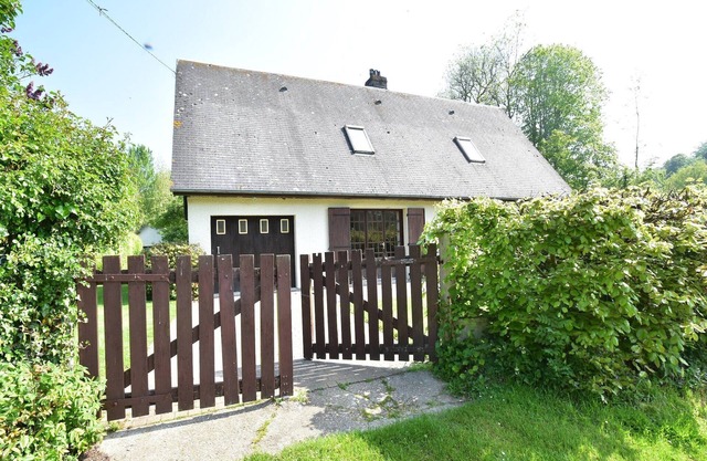 Bungalow in France near Castle & Hiking Trails
