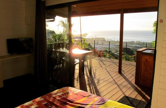 Bungalow Kahaia with Panoramic Ocean View - Bounty Lodge Tahiti