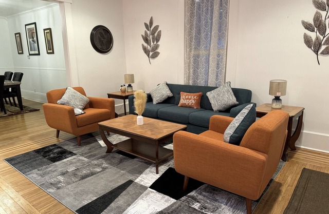 Bungalow on Main!