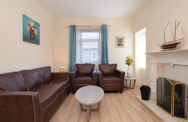 Burnside is luxury 3 bedroom apartment, sleeps 6, pet friendly