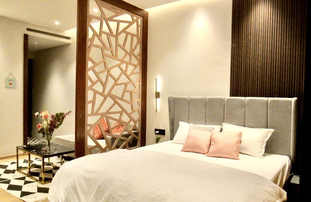 Business service apartment- in a mall near Expo centre.