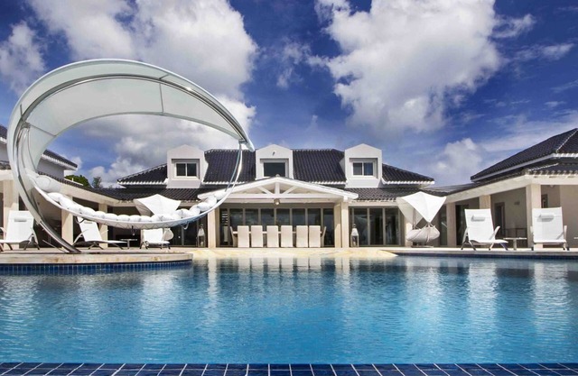 C'est La Vie Luxury villa