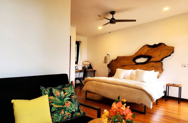 Cabana 3 -Modern amenities cabin, on the banks of the Belize River