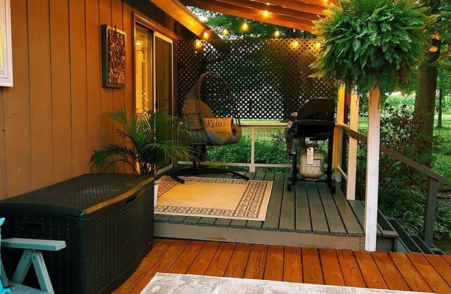 Cabin By The Creek nestled on 3 acres with a hot tub in welcoming Bellville