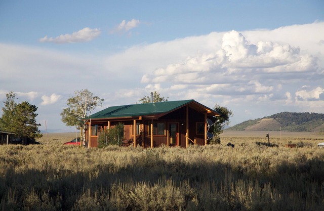 Cabin In Teton National Park Close To Yellowstone With Views Of The Tetons.