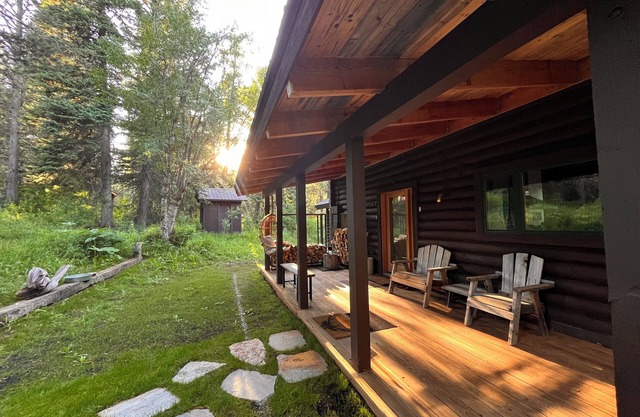 Cabin in Woods Moments from Wilson w Jackson Hole Property Management