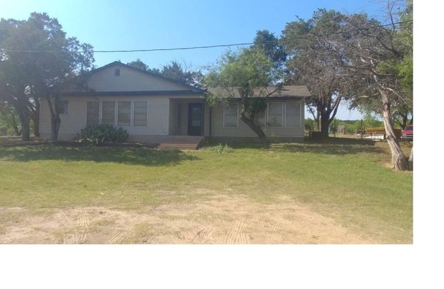 Cabin on Peninsula. Location-location-location. Private boat ramp.