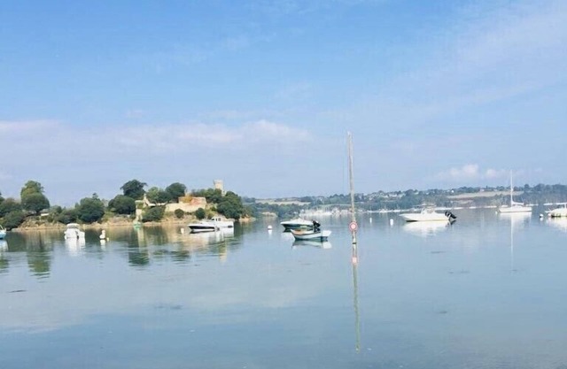 Cale de Mordreuc. Lovely 3 bedroom 2 bath house in this beautiful location