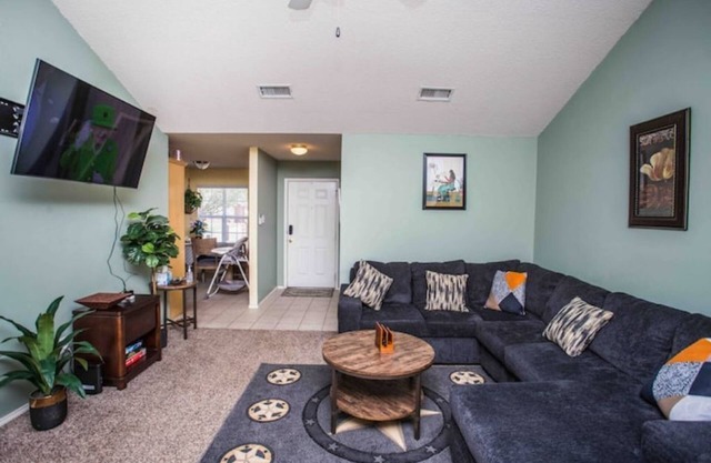 Caleb’s King & Queen Home. nKids/Pet friendly, Family games, Piano.
