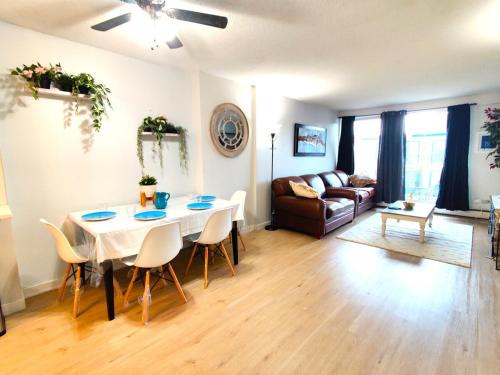 Calgary Downtown Retreat, Modern Apartment with free wifi & Parking