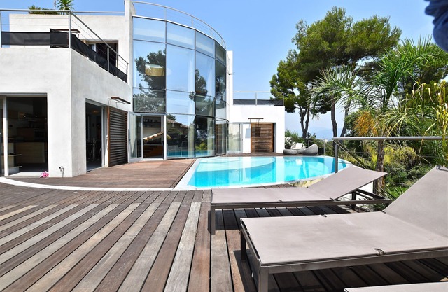 Californiènne 240 m² - Swimming pool - Rooftop + Jacuzzi - Independent apartment