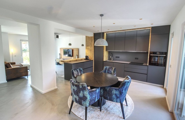 Calm City House Munich Design house-in-house, close to the center, terrace subway, office