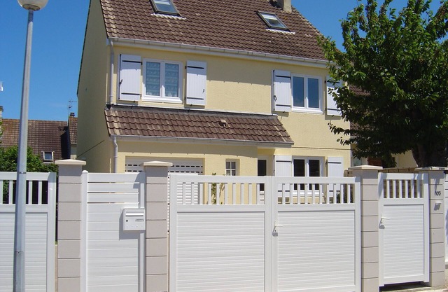 Calvados, 800m from the landing beaches, fully renovated 8-person gîte