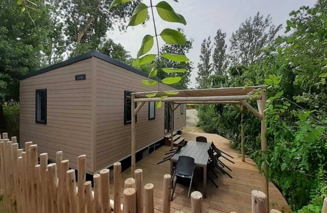 Camping 3 étoiles - Piscine - ccadbgg