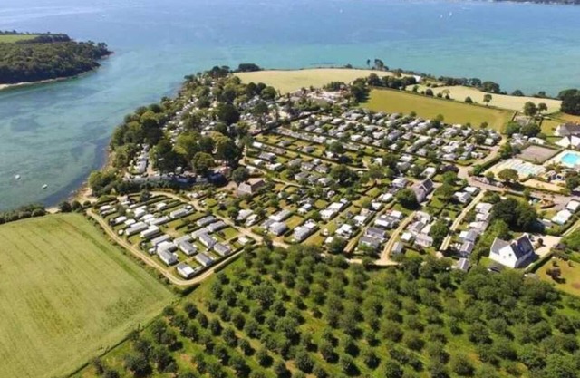 Camping 4 étoiles - Piscine - ccbbbga
