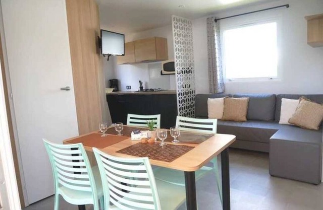 Camping 4 étoiles - Piscine - ccbbbgb