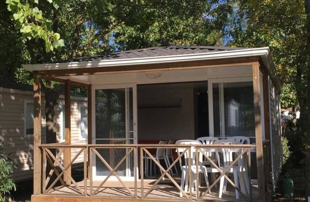 Camping 4 étoiles - Piscine - ccbahde