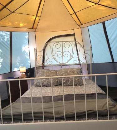 Camping Au Lac Du Drennec Glamping Tent