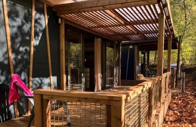 Camping Flower La Bexanelle**** - Chalet Victoria Premium 5 Rooms 8/10 People