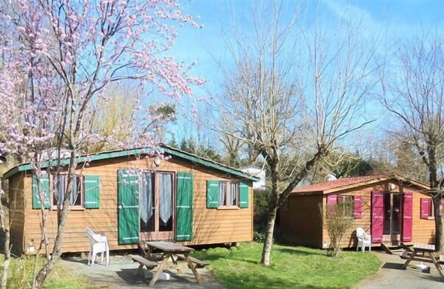 Camping La Joletière *** - Chalet 3 Rooms 4 People