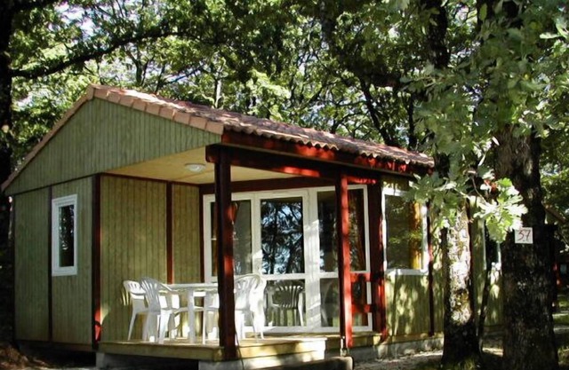 Camping La Truffière *** - Comfort Chalet 3 Rooms 5 People
