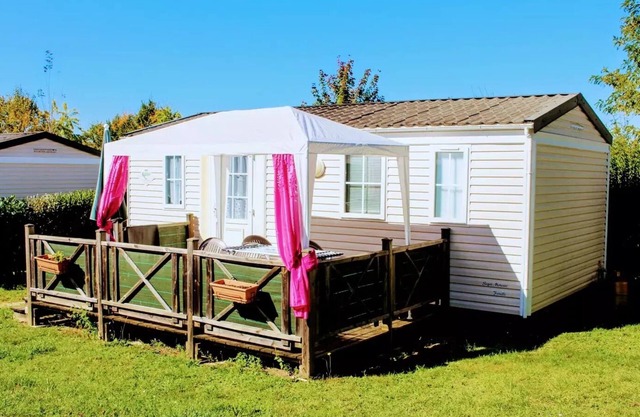 Camping Le Pontis* - Mobile Home 3 rooms 5 people covered terrace