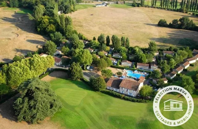 Camping maeva Escapades Le Domaine du Cèdre **** - Chalet Escapades 3 Rooms 4/6 People (4 adults + 2 children)