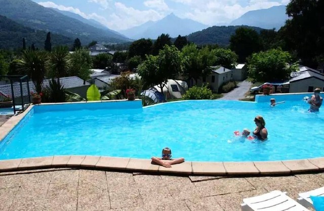 Camping Soleil du Pibeste* - Mobile home PIC DU MIDI - 2 bedrooms = sheets + towels + cleaning for 3 people