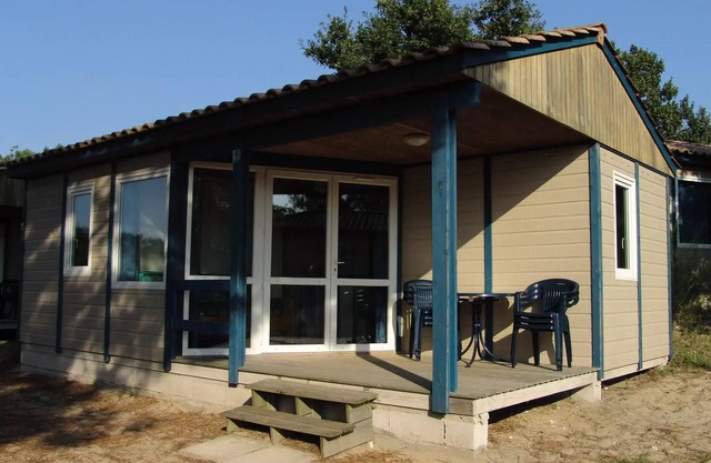 Campsite La Pointe du Médoc* - Chalet Classic 3 rooms 4 people