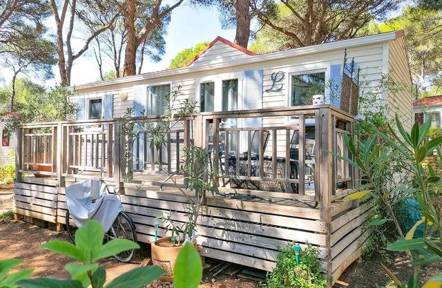 Campsite Residential La Pinède * - Tribord COMFORT -3 bedrooms 32m2- *Clim, terrace, TV* 6 persons