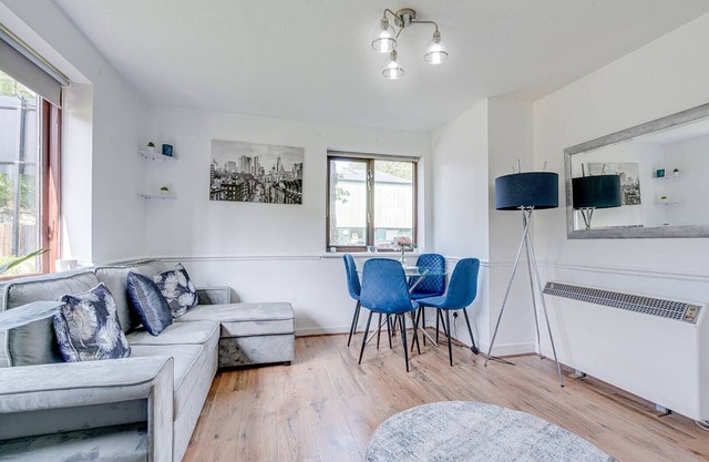 CanadaWater-2bedroom-1Bathroom-WiFi-Free Parking