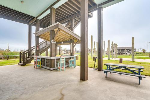 Canal-Front Coastal Getaway in Gilchrist with Deck