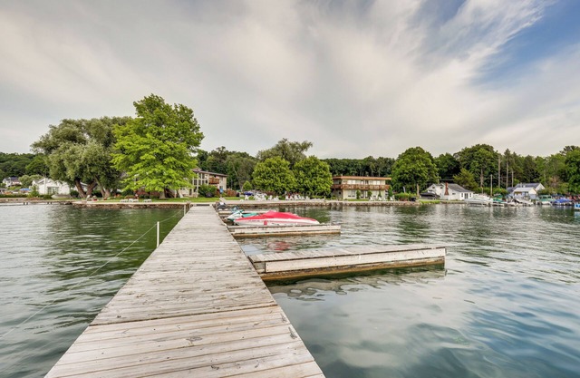 Canandaigua Lake Romantic Getaway w/Boat Slip!