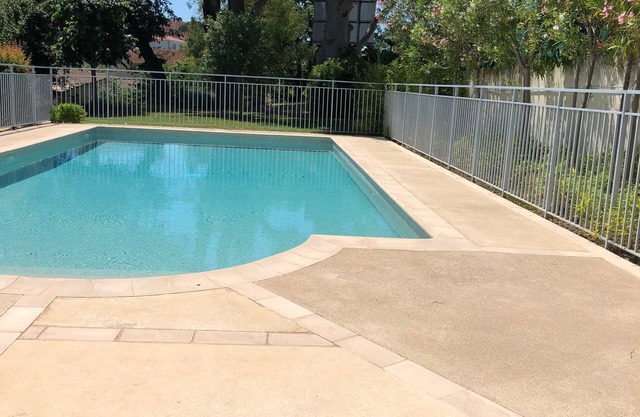 Cannes, apartment. 3 rooms 2 bedrooms with private parking-pool-wifi-clim.