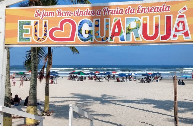 Cantinho da Felicidade, AP pé na Areia há 01 Quadra da Praia Enseada no Guarujá