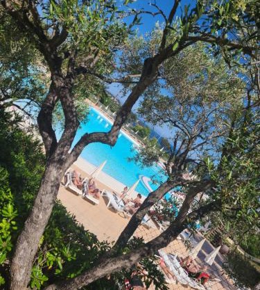 Cap Esterel Appartement 28m2 Vue Mer, confort & loisirs au centre du village, FIBRE