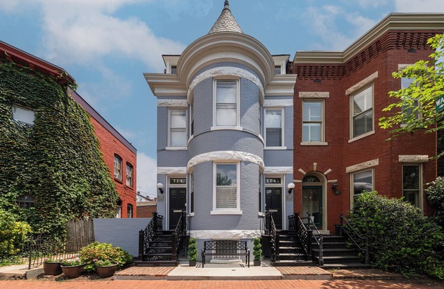 Capitol Hill, 9 Windows, FREE PARKING, Metro