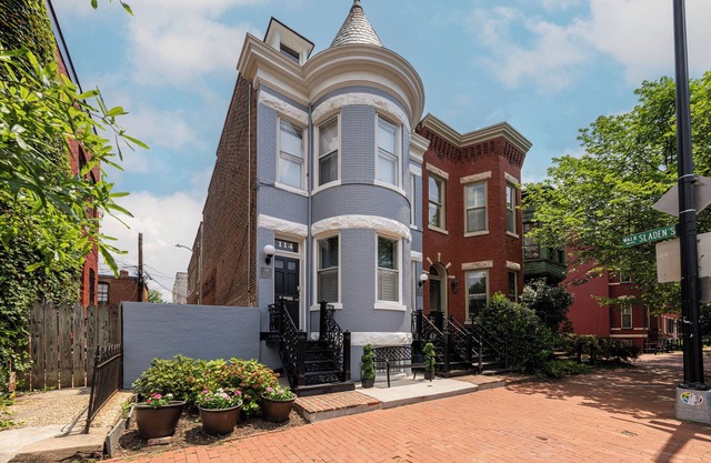 Capitol Hill Studio on Lincoln Park, Free PARKING