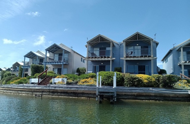 Captains Cove Resort - 🌊 Waterfront Apartment ⚓