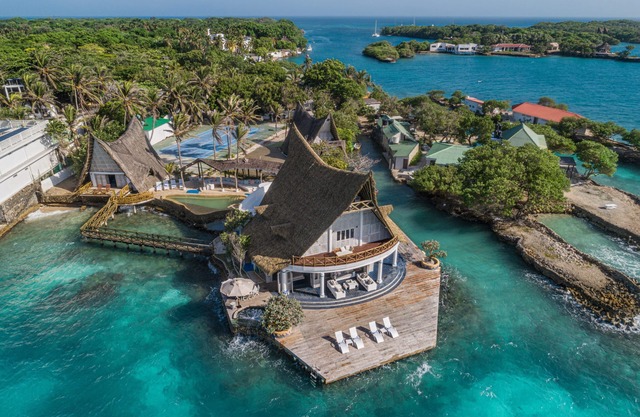 Car014 - Magnificent villa in Rosario Islands