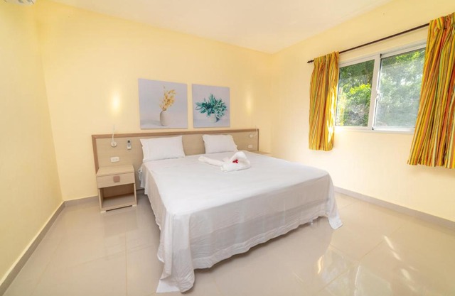 Caribbean Condo, Walking Steps to the Beach