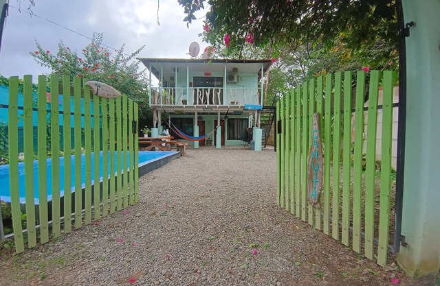 Caribbeans beach Cahuita (Beach house.) Near beaches, Houses in lemon.